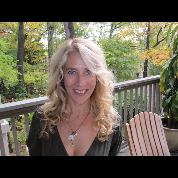 Meet your Posher, Cheryl - Picture 1 of 1